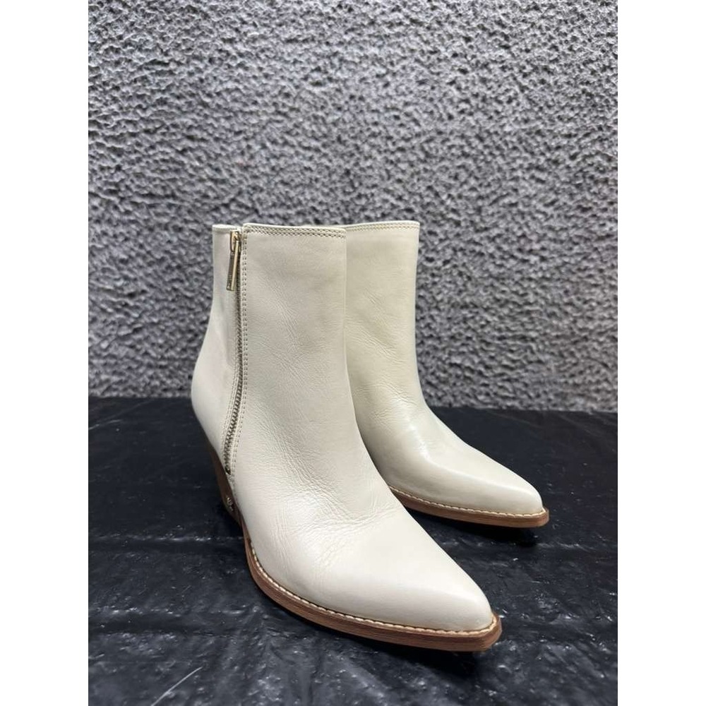 NWOB Sam Edelman Jane Zip Up Leather Western Bootie Ivory Womens Size 6M US